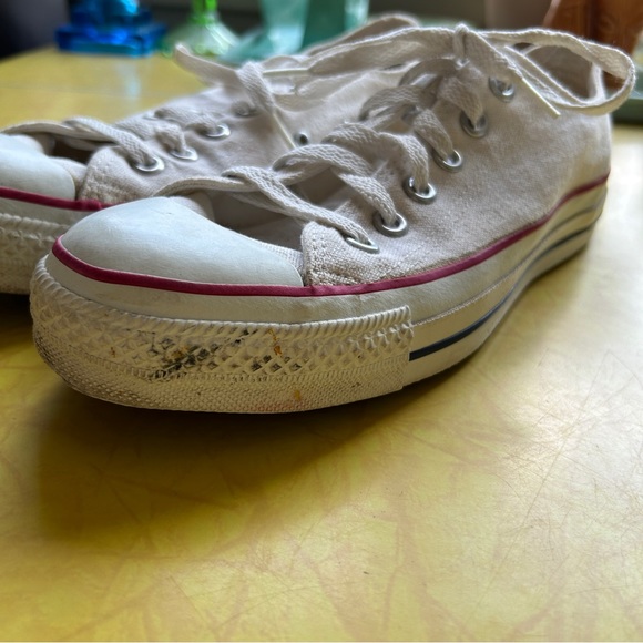 90’s Low Top Converse - Picture 11 of 11